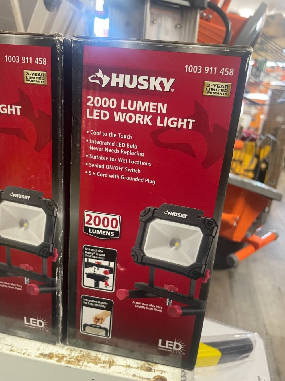 Husky 2000-Lumen Portable LED Work Light - Picture 2 of 2